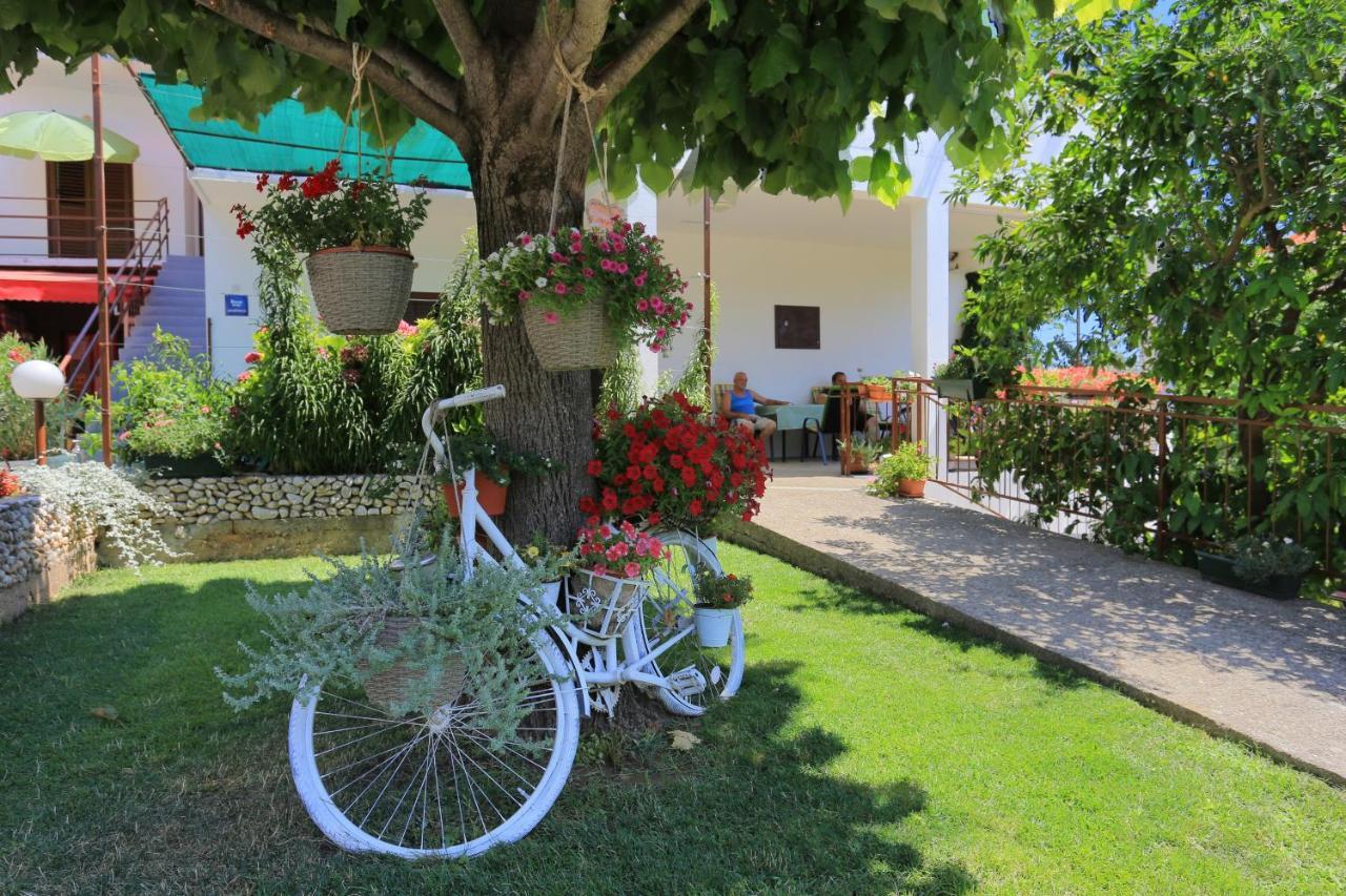 Apartments By The Sea Zivogosce - Blato, Makarska - 1057 Blato  Esterno foto