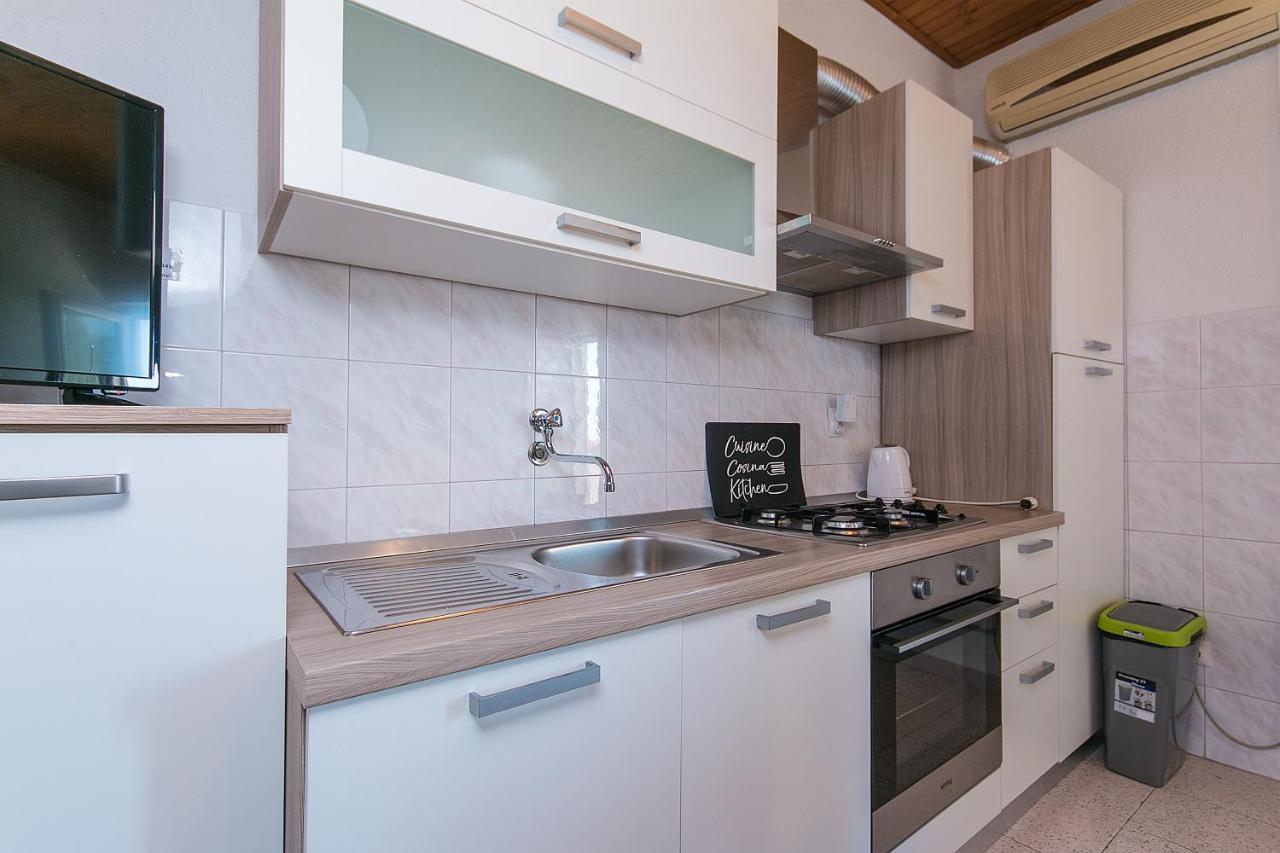 Apartments By The Sea Zivogosce - Blato, Makarska - 1057 Blato  Esterno foto