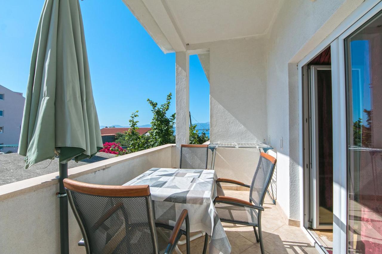 Apartments By The Sea Zivogosce - Blato, Makarska - 1057 Blato  Esterno foto